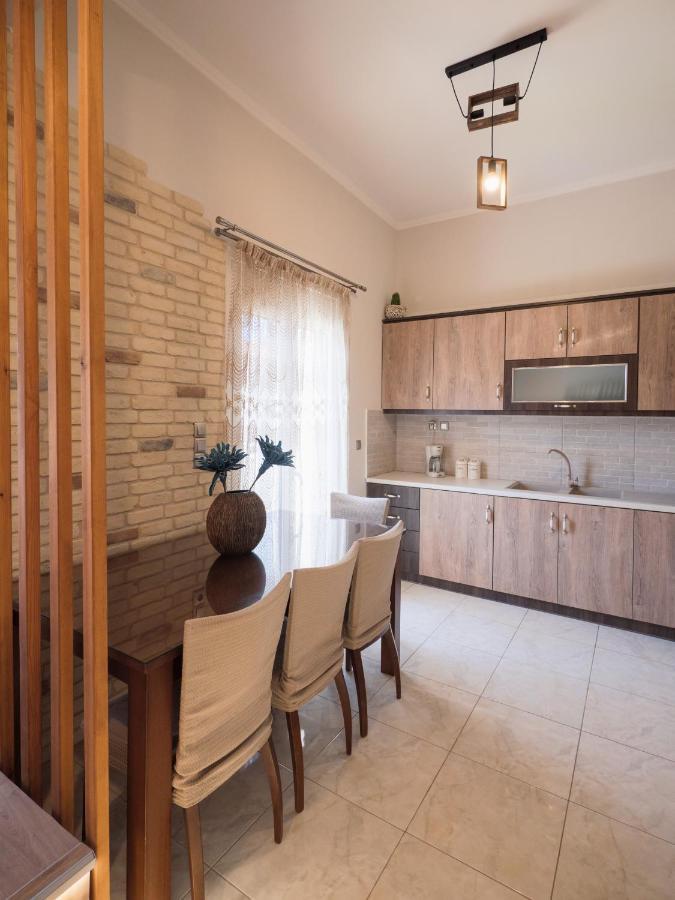Kellys Cozy One Bedroom House Next To The Beach Ikonomianika Екстериор снимка
